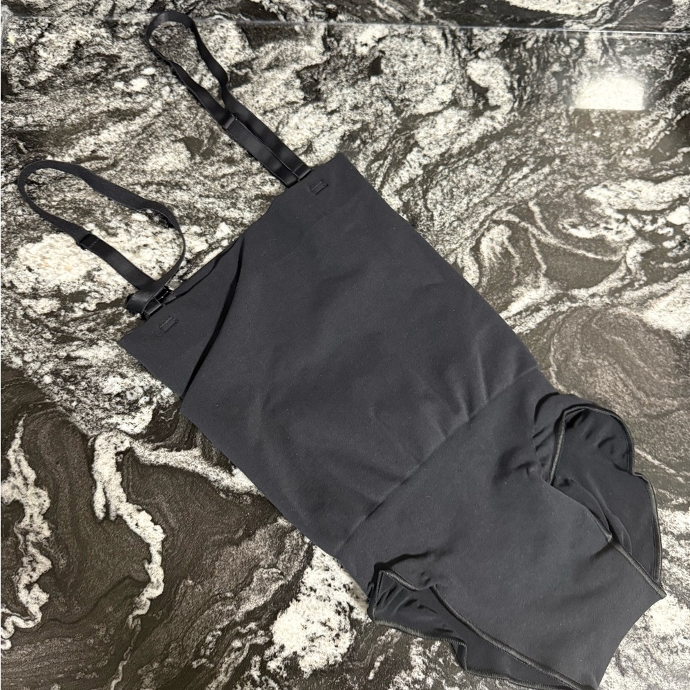 SKIMS Seamless Sculpt Onyx Bodysuit Brief Sz M